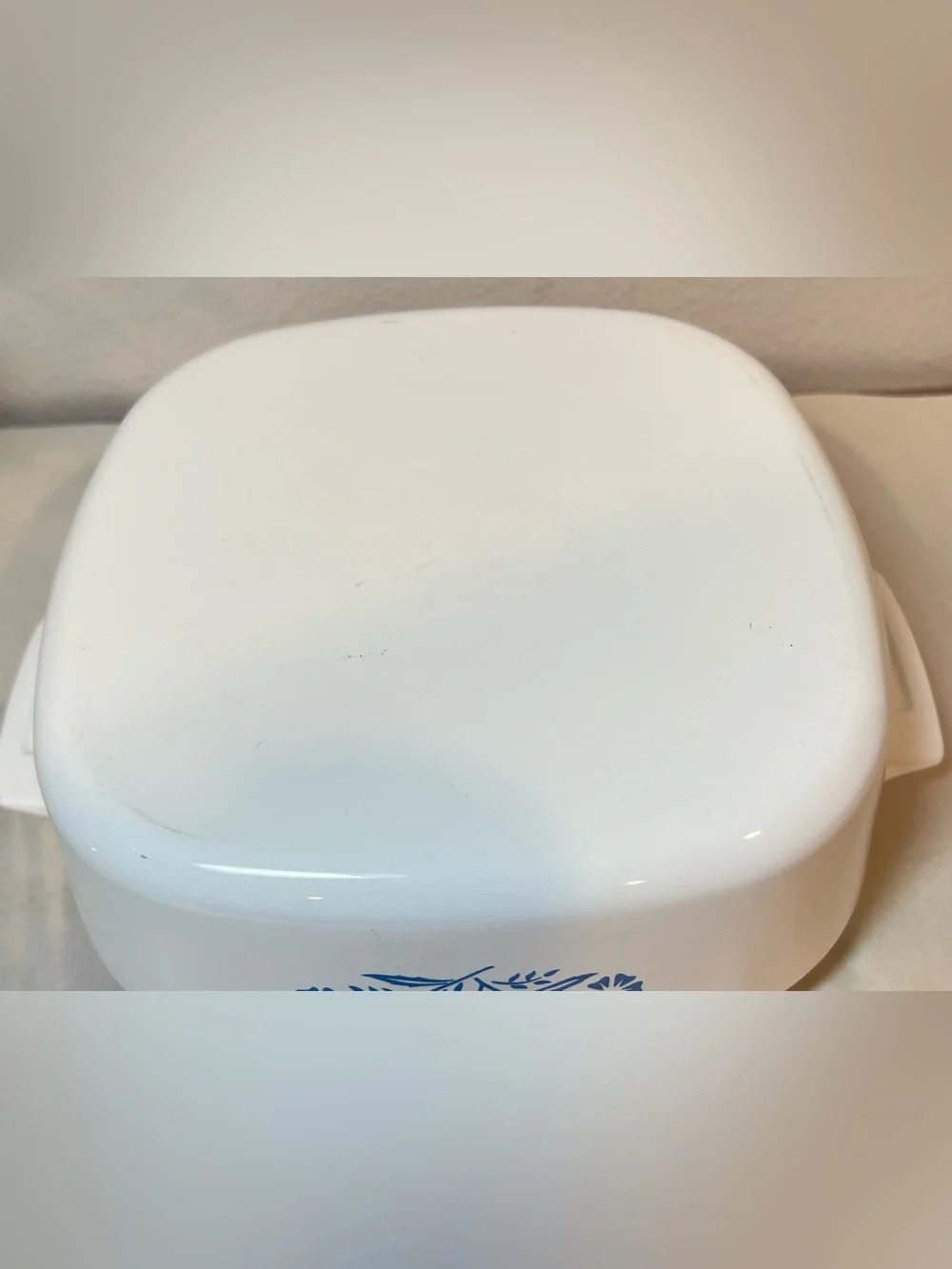 EUC Vintage CorningWare “Blue Cornflower” 2L Casserole Dish with Glass Lid